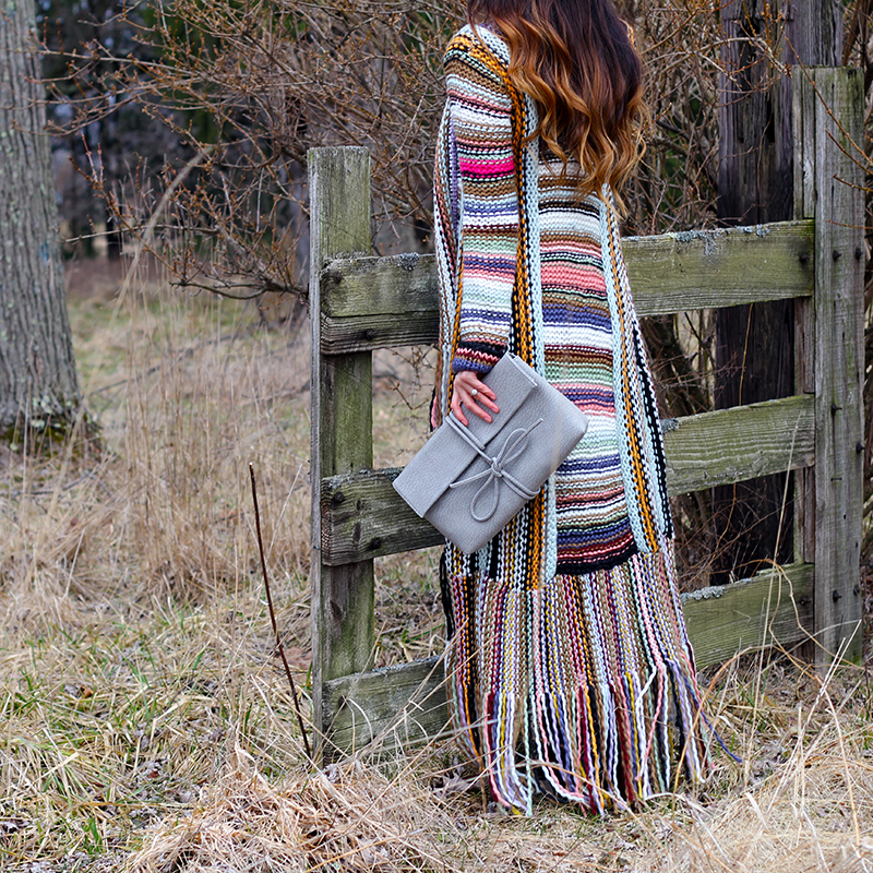 Colorful long sweater and Bow Clutch