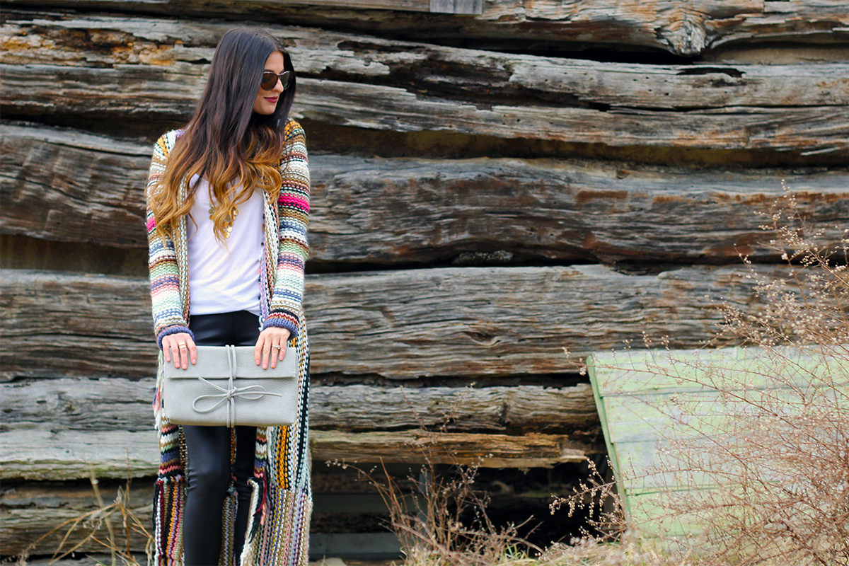 Colorful long sweater and Bow Clutch